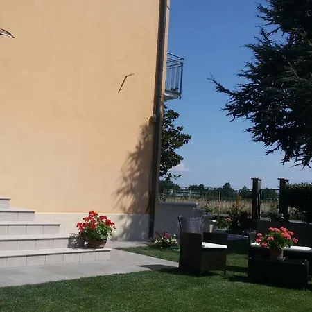 Oda ve Kahvaltı A Casa Di Eleonora Villafranca di Verona